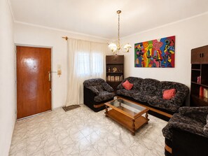 Living area - Casa Jade: A Bright and Cozy Home with a Garden (Godoy Cruz)
