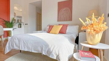 2 slaapkamers, een strijkplank/strijkijzer, gratis wifi, beddengoed