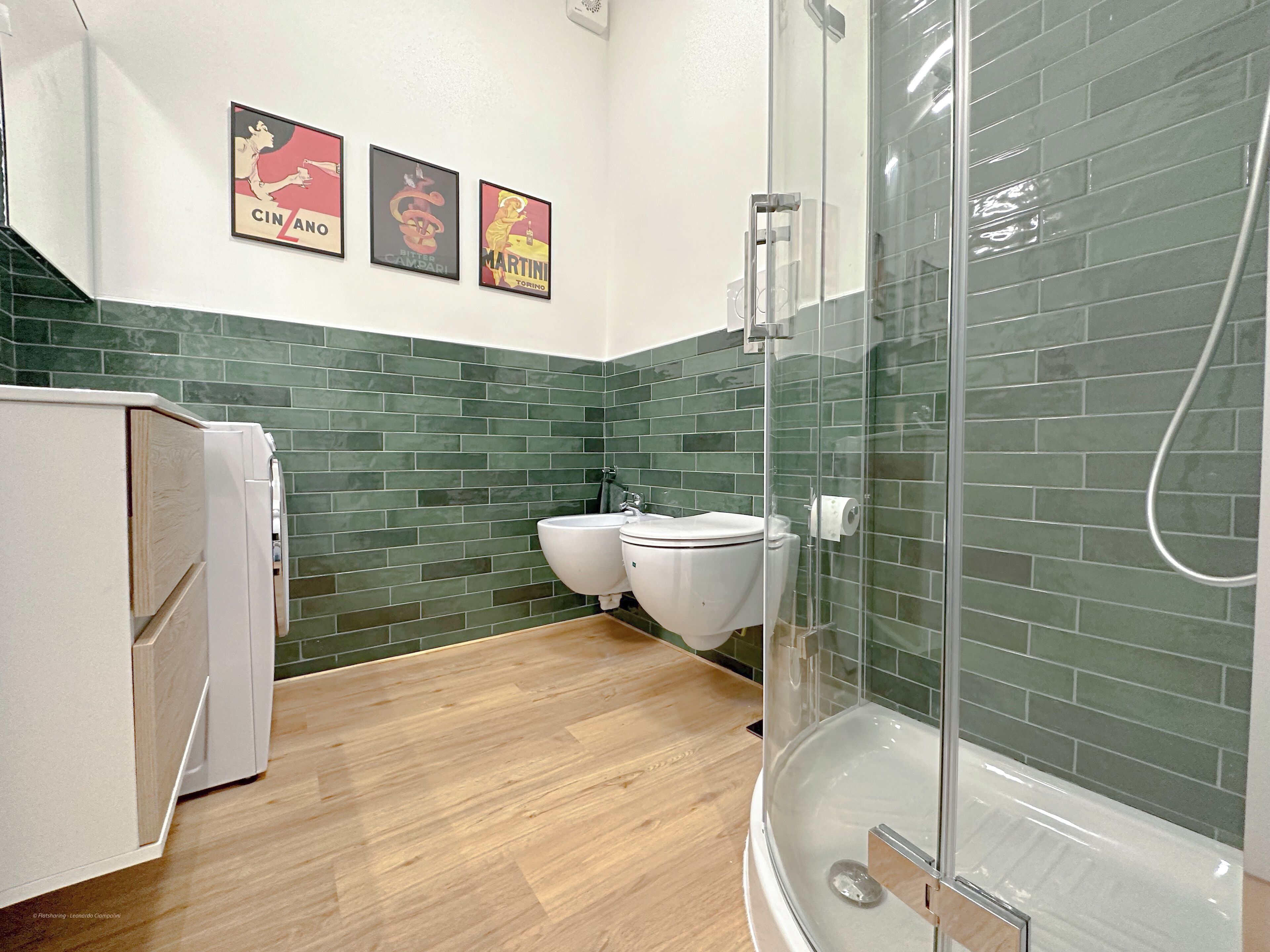 Dusche, Haartrockner, Bidet, Handtücher