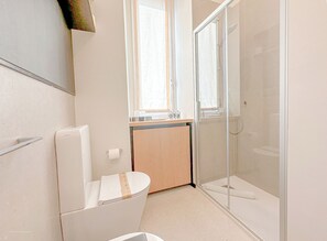 Shower, hair dryer, bidet, towels - Fontana Suite 3 - 15 min dal Duomo (Milan)