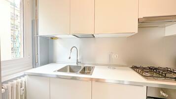 Kühlschrank, Ofen, Herdplatte, Geschirrspüler