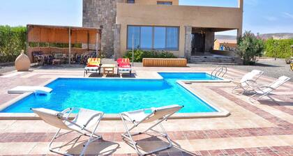 Family-Friendly Red Sea Villa âą Private Pool âą Beach & Diving Nearby