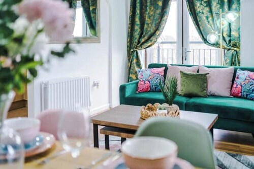 Charming 2Bed Retreat in Historic Coventry