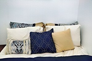 4 bedrooms, desk, iron/ironing board, free WiFi - Spacious 4-bedroom house with AC, Wi-Fi superb in the Heart of Arlington, TX! (Arlington)