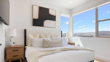 8 عدّة غرف نوم وسرير سفر وواي فاي مجانًا وملاءات أسرّة