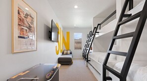 8 Schlafzimmer, Reisekinderbett, kostenloses WLAN, Bettwäsche
