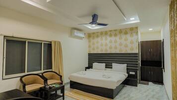 Deluxe Double Room, Balcony, Garden View