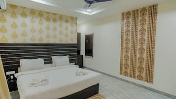 Deluxe Double Room, Balcony, Garden View