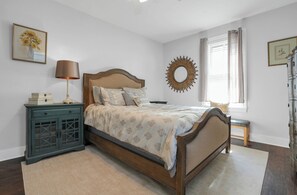 2 Schlafzimmer, Schreibtisch, Bügeleisen/Bügelbrett, WLAN