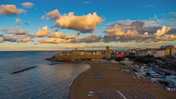 Spiaggia privata nelle vicinanze, sabbia bianca, navetta per la spiaggia