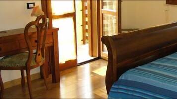 1 bedroom, premium bedding, minibar, desk