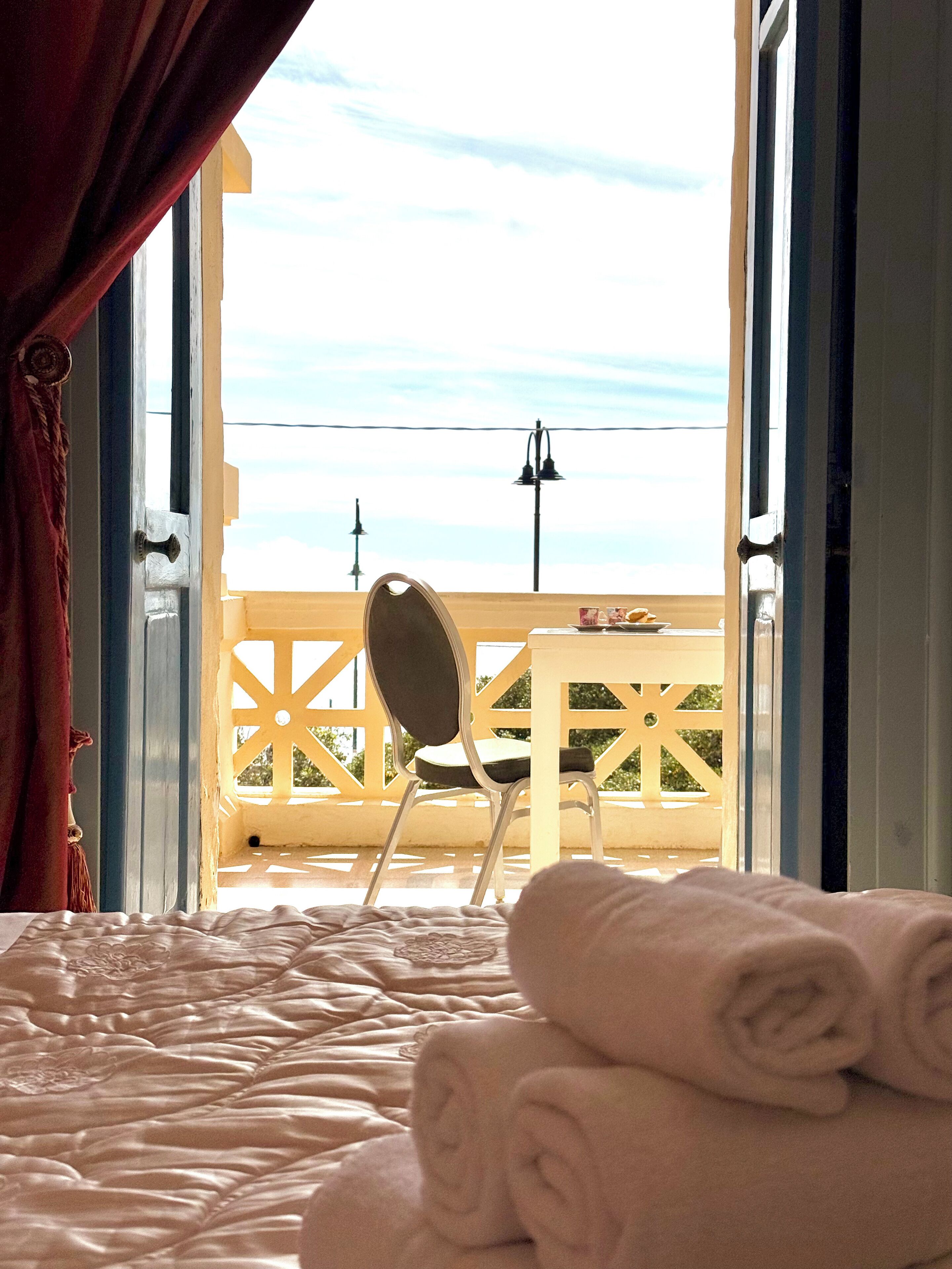 高級雙人房, 1 張加大雙人床, 獨立浴室, 海景 | 房內夾萬、書桌、嬰兒床 (收費)、免費 Wi-Fi