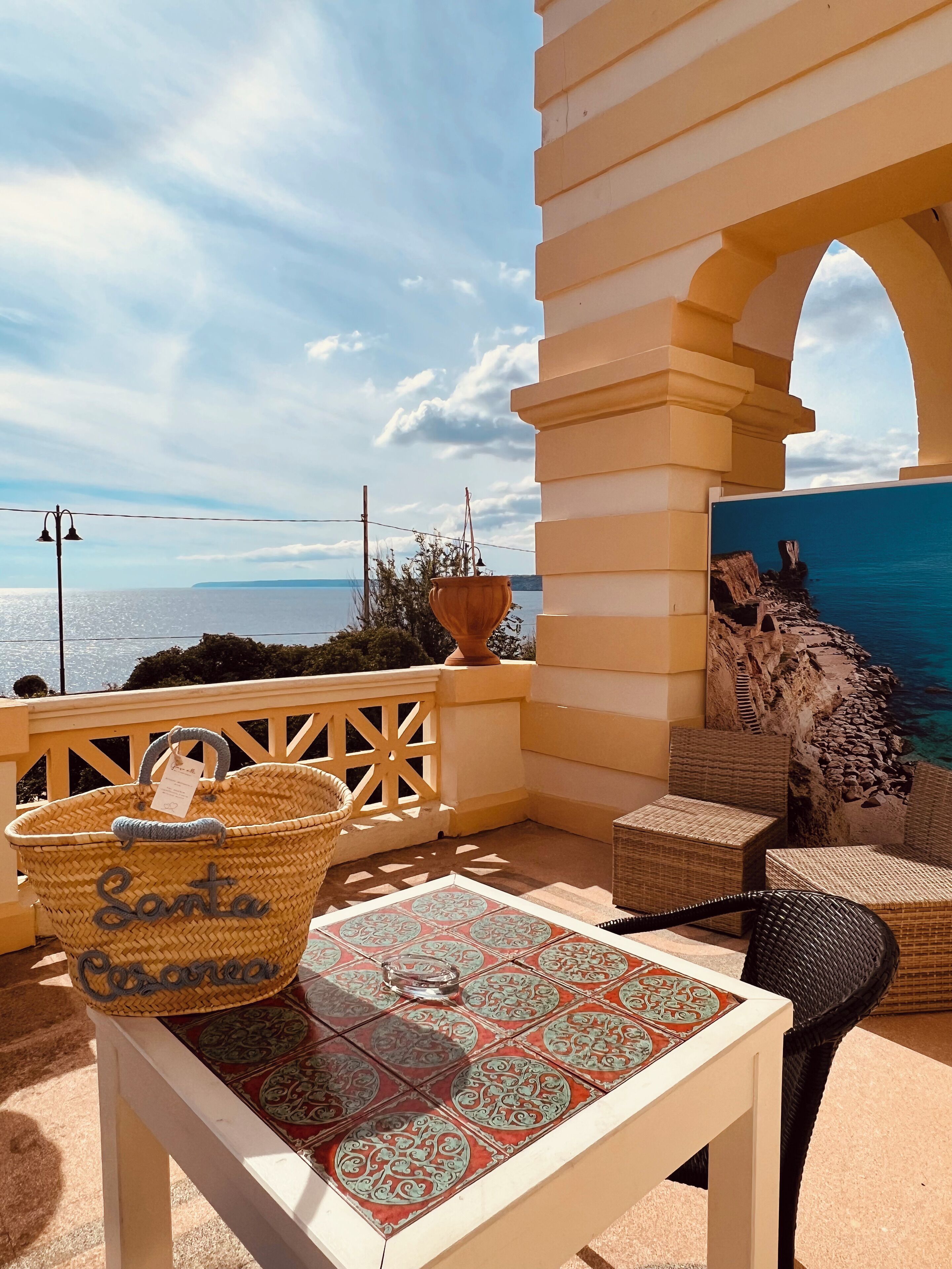 Superior driepersoonskamer, en-suite badkamer, uitzicht op zee | Een kluis op de kamer, een bureau, babybedden (toeslag), gratis wifi