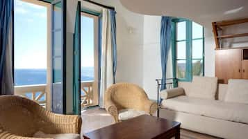 Superior Triple Room, Ensuite, Sea View