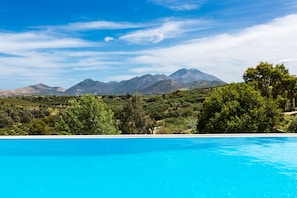Seasonal outdoor pool, open 10:00 AM to 8:00 PM, pool umbrellas - Dalabelos Estate (Mylopotamos)