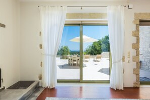 Appartement, 2 slaapkamers, bubbelbad | Uitzicht vanuit de kamer