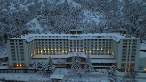 Front of property - Cam Thermal Resort Spa Convention Center (Kizilcahamam)