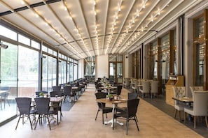 Terrace/patio - Cam Thermal Resort Spa Convention Center (Kizilcahamam)