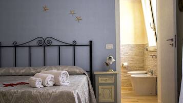 Double Room | Egyptian cotton sheets, premium bedding, desk, rollaway beds