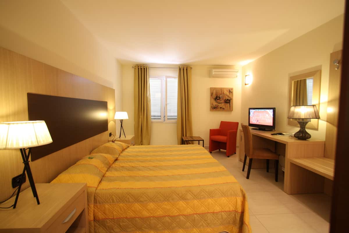 Comfort Double Room, Sea View (Bâtiment Ocre 3*) | Premium bedding, in-room safe, desk, soundproofing