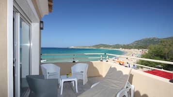 Deluxe-Doppelzimmer, Terrasse, am Strand (Bâtiment Sable 3*) | Terrasse/Patio