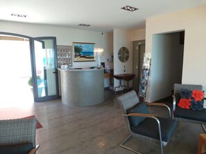 Reception - Hotel Serenada (Algajola)