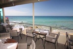 Lunch and dinner served  - Hotel Serenada (Algajola)