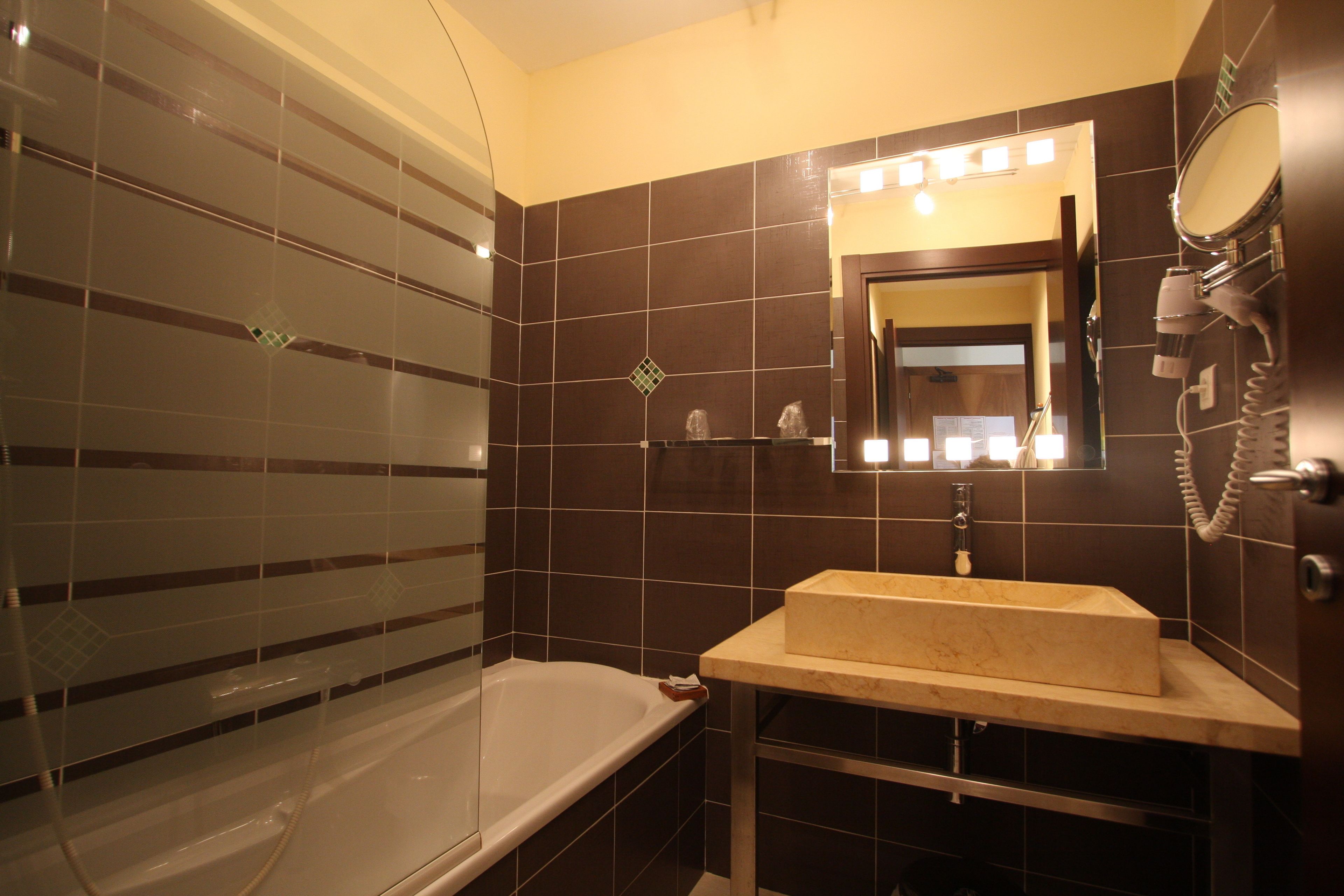 premium bedding, in-room safe, desk, soundproofing