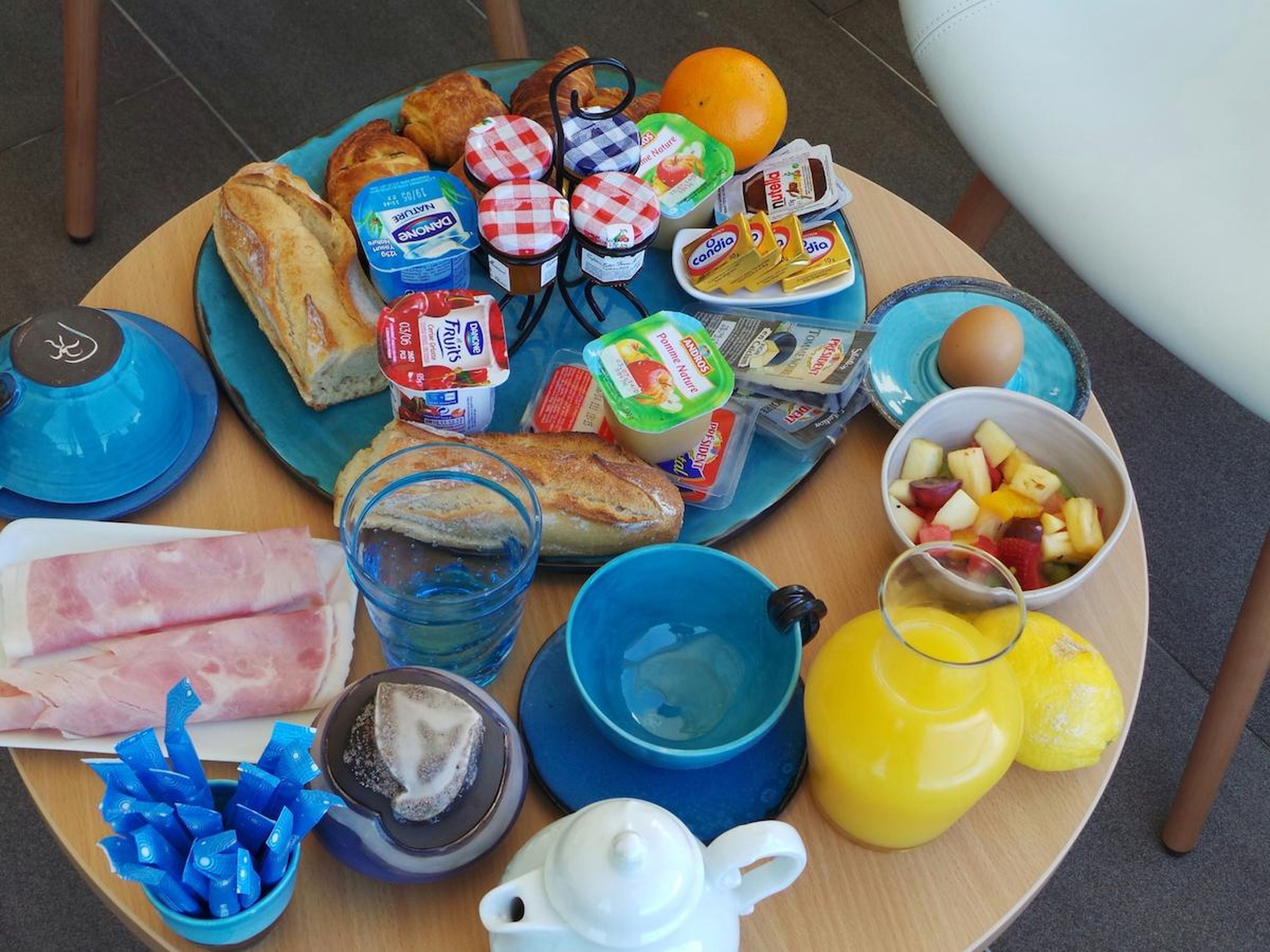 daily buffet breakfast (eur 10 per person)