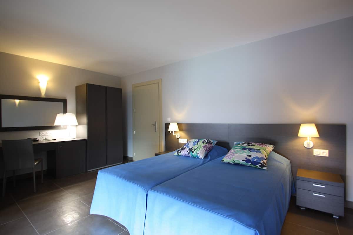 Habitación doble Deluxe, Terraza, junto a la playa (Bâtiment Sable 3*) | Ropa de cama de alta calidad y caja de seguridad en la habitación