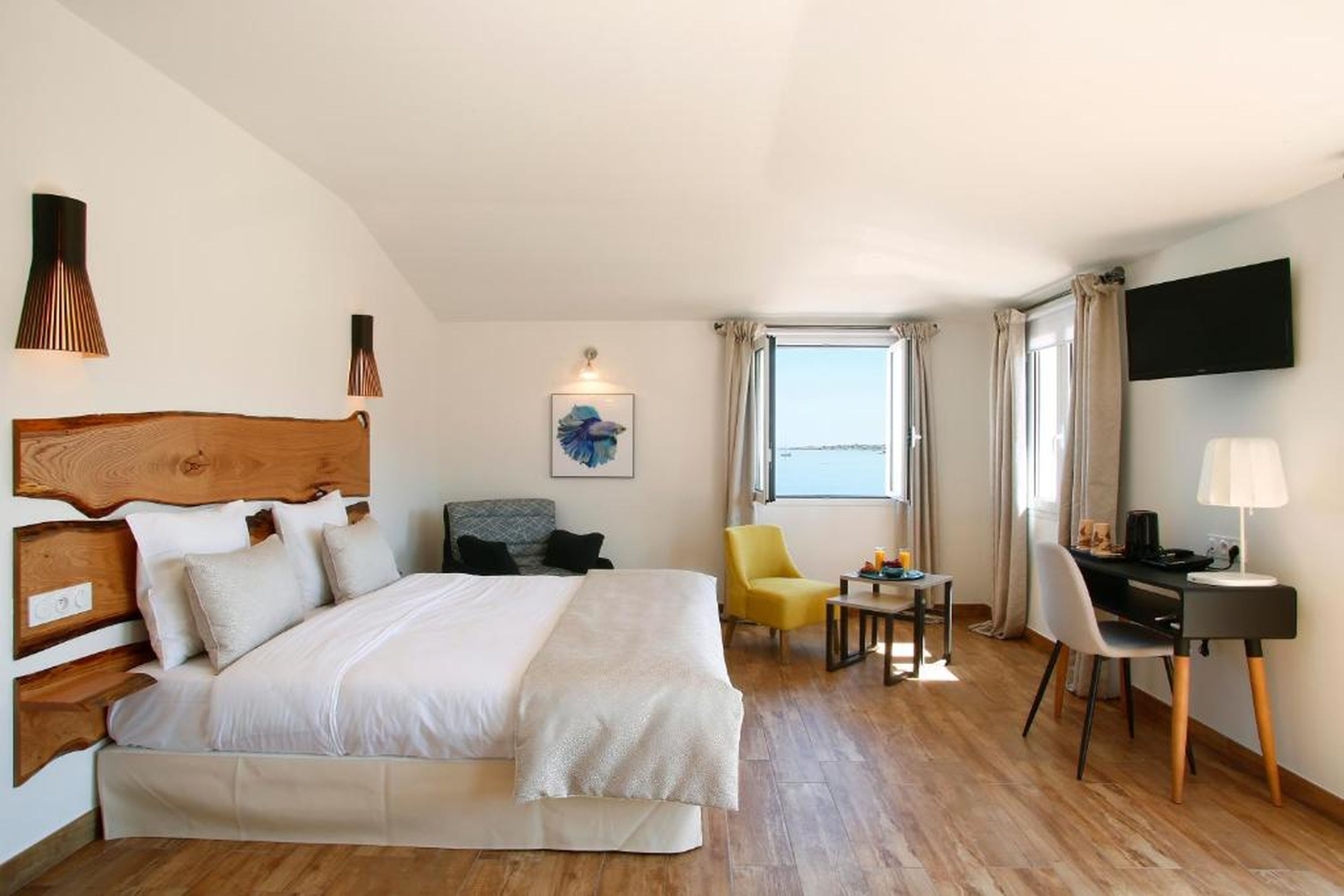 superior double room, balcony, sea view | premium bedding, in-room safe, desk, soundproofing