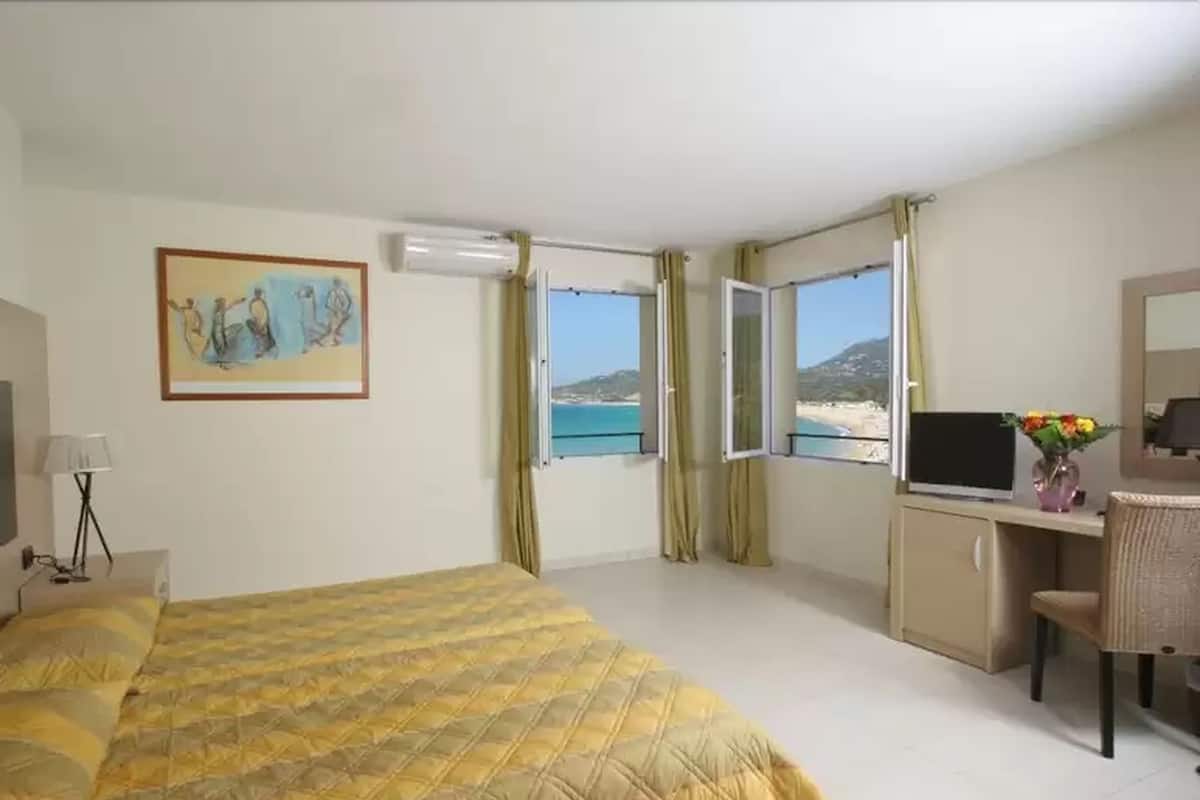Comfort Double Room, Terrace (Bâtiment Ocre 3*) | Premium bedding, in-room safe, desk, soundproofing