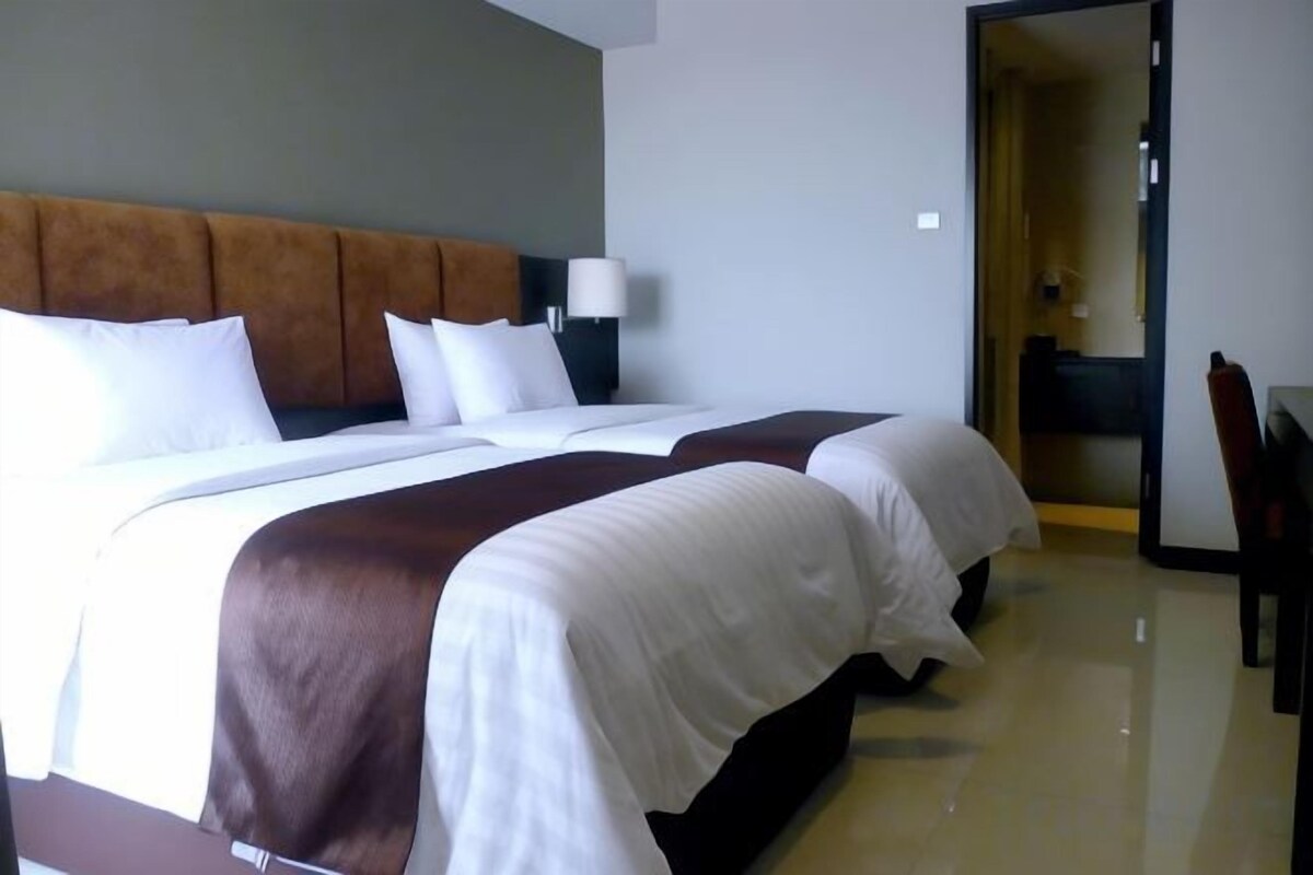 Literie de qualité supérieure, coffres-forts dans les chambres, bureau