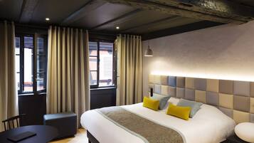 Quarto luxo | Roupas de cama premium, frigobar, cofres nos quartos, escrivaninha