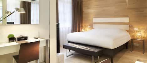 Deluxe Room | Premium bedding, minibar, in-room safe, desk