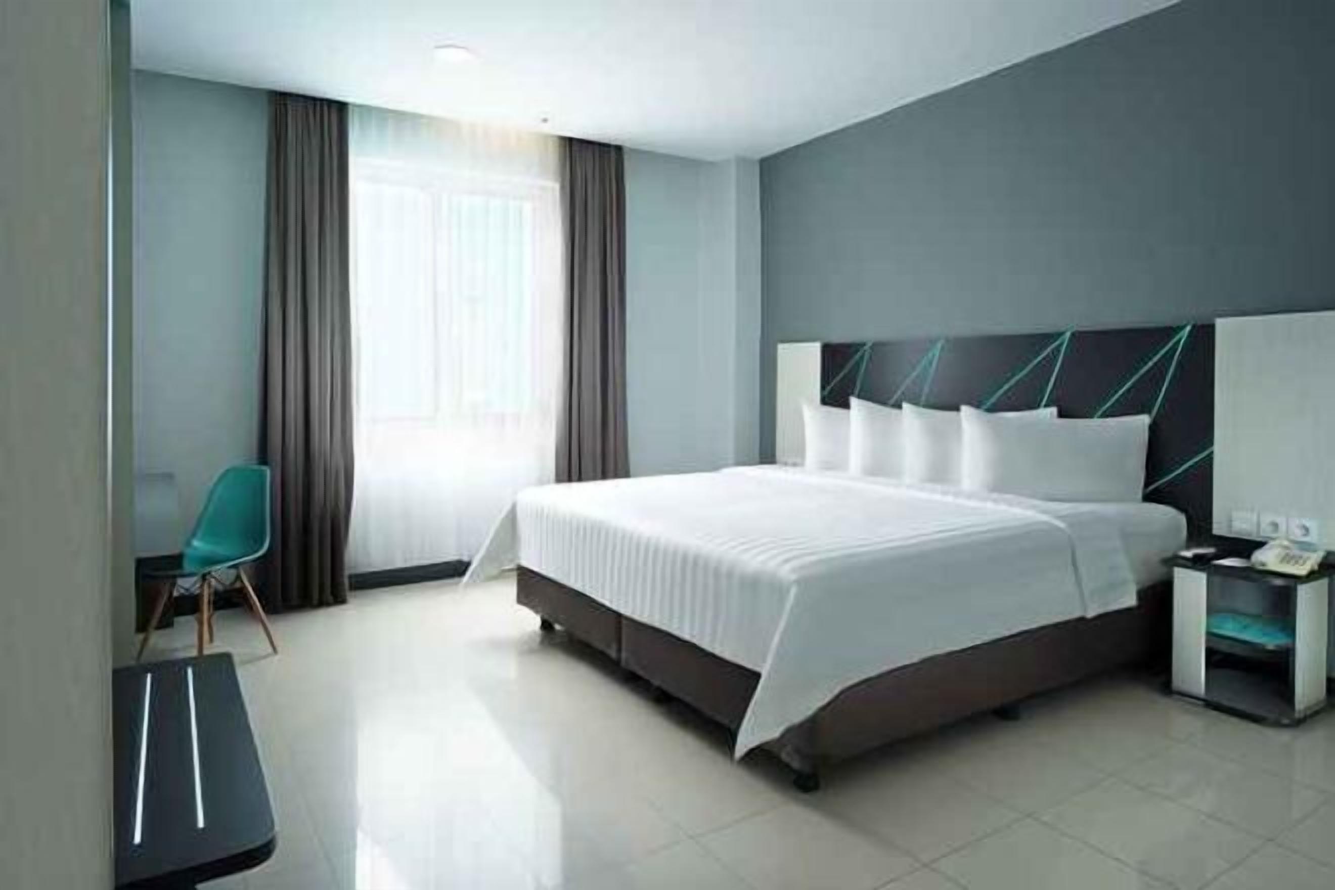 In-room safe, desk, soundproofing, iron/ironing board