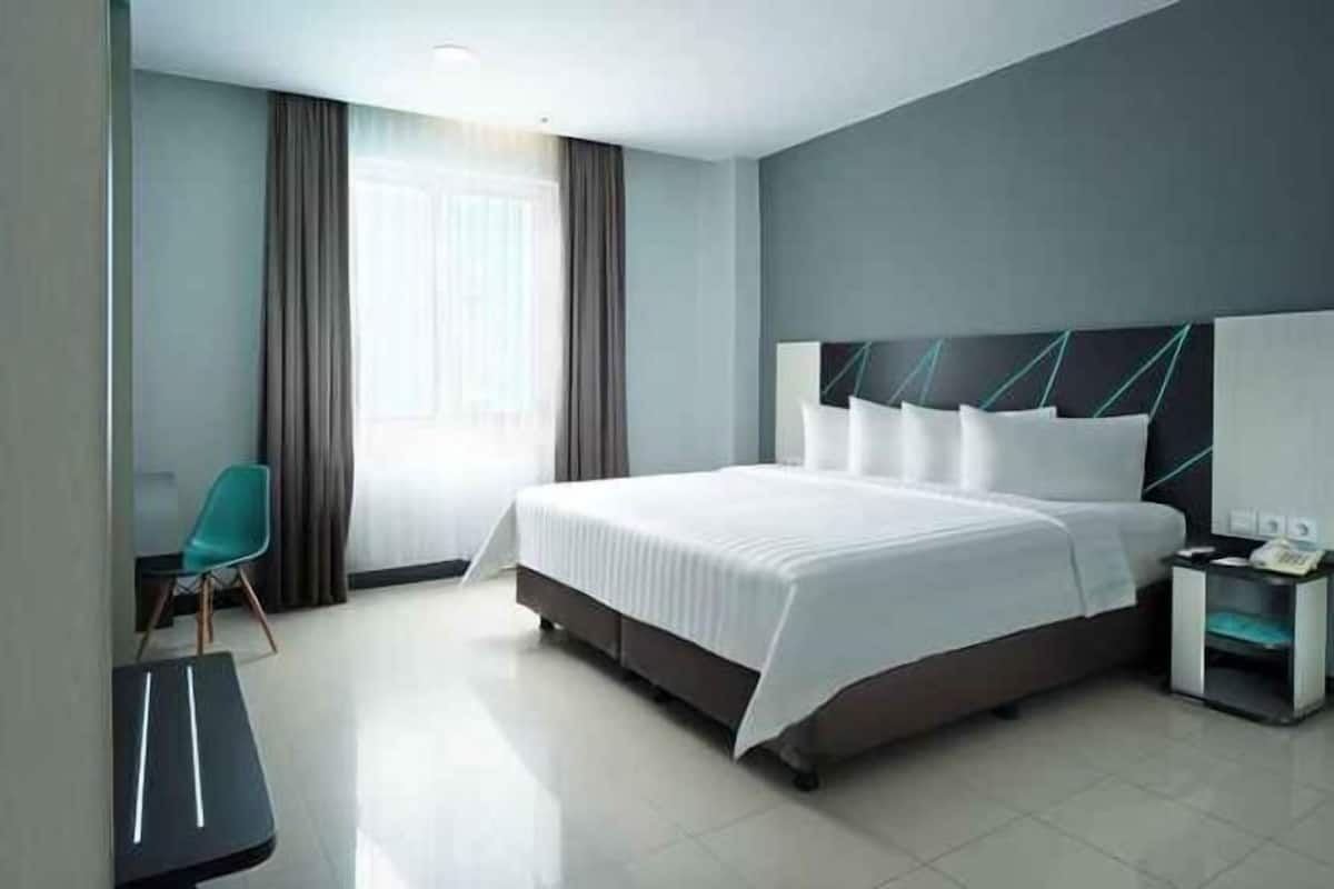 In-room safe, desk, soundproofing, iron/ironing board