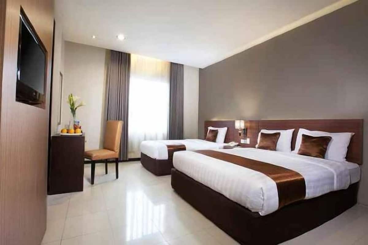 In-room safe, desk, soundproofing, iron/ironing board