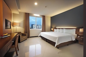 L Room King