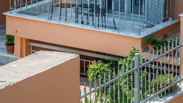 Deluxe Apartment | Terrace/patio