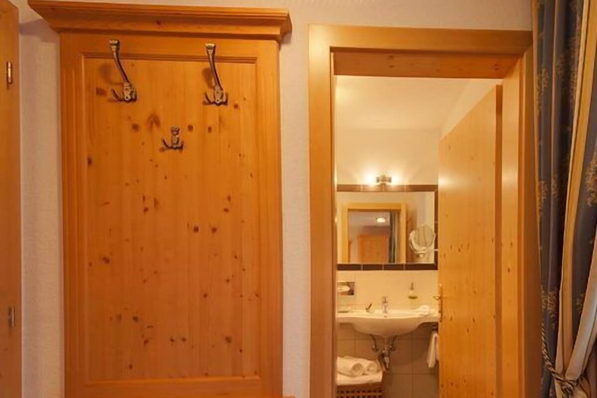 standard double room, balcony (mutzkopf) | 1 bedroom, minibar, in-room safe, desk