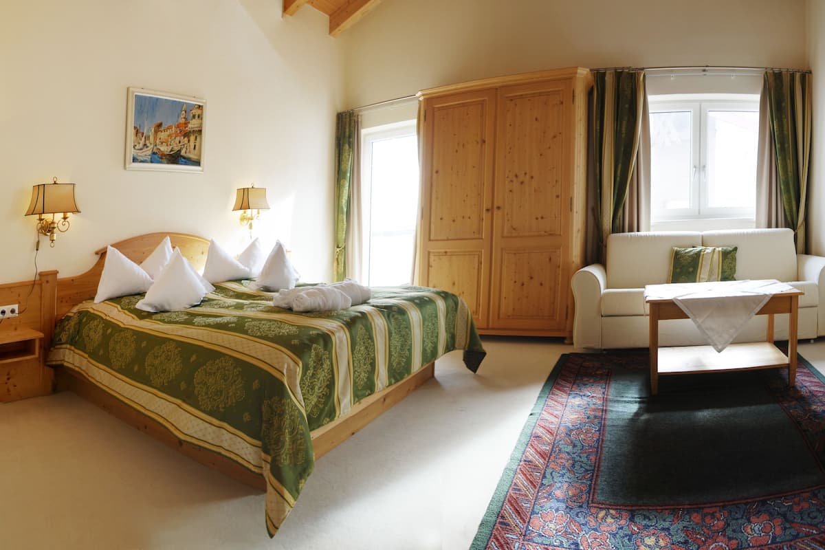 suite, 2 bedrooms, balcony (engadin) | 1 bedroom, minibar, in-room safe, desk