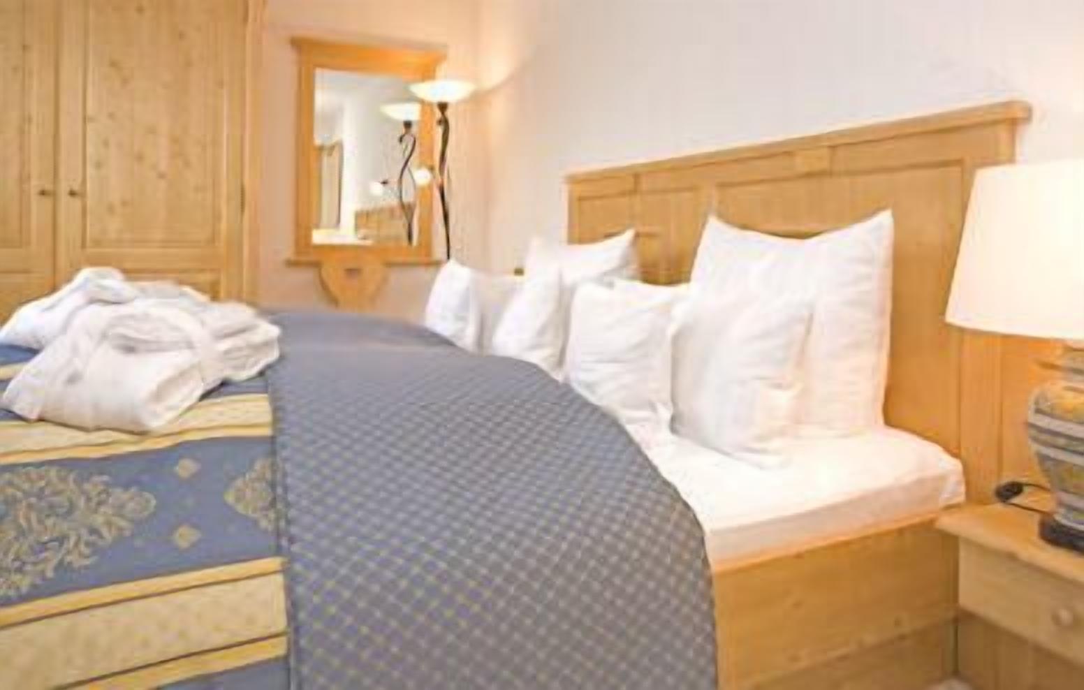 standard double room, balcony (mutzkopf) | 1 bedroom, minibar, in-room safe, desk