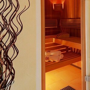 Steam room, massage/treatment rooms - Hotel Berghof (Nauders)
