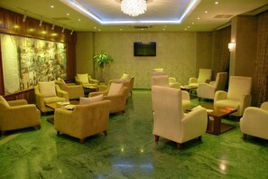 Lobby-lounge