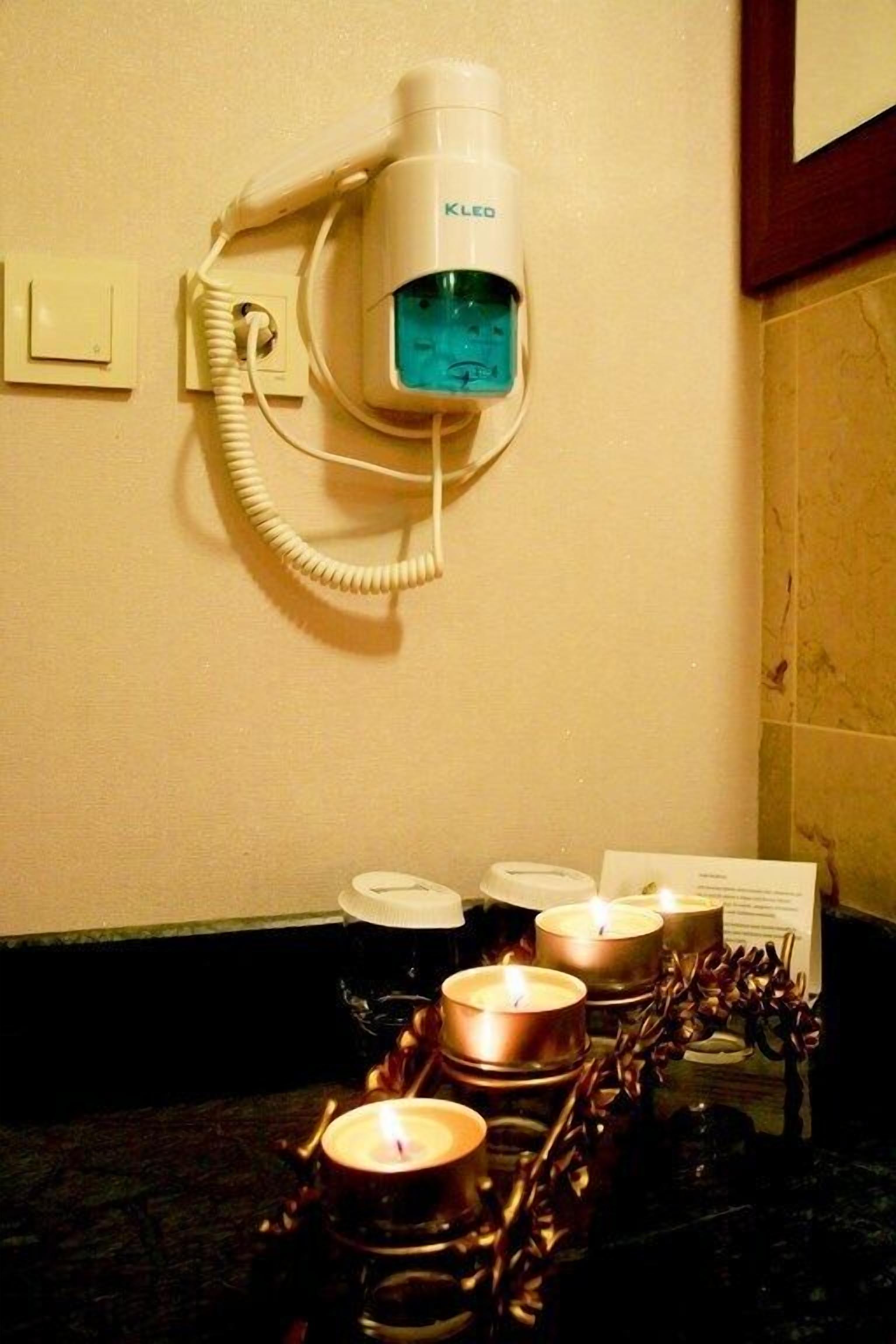 shower, free toiletries, hair dryer, bathrobes