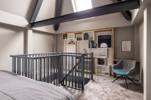 1 dormitori i caixa forta a l'habitació