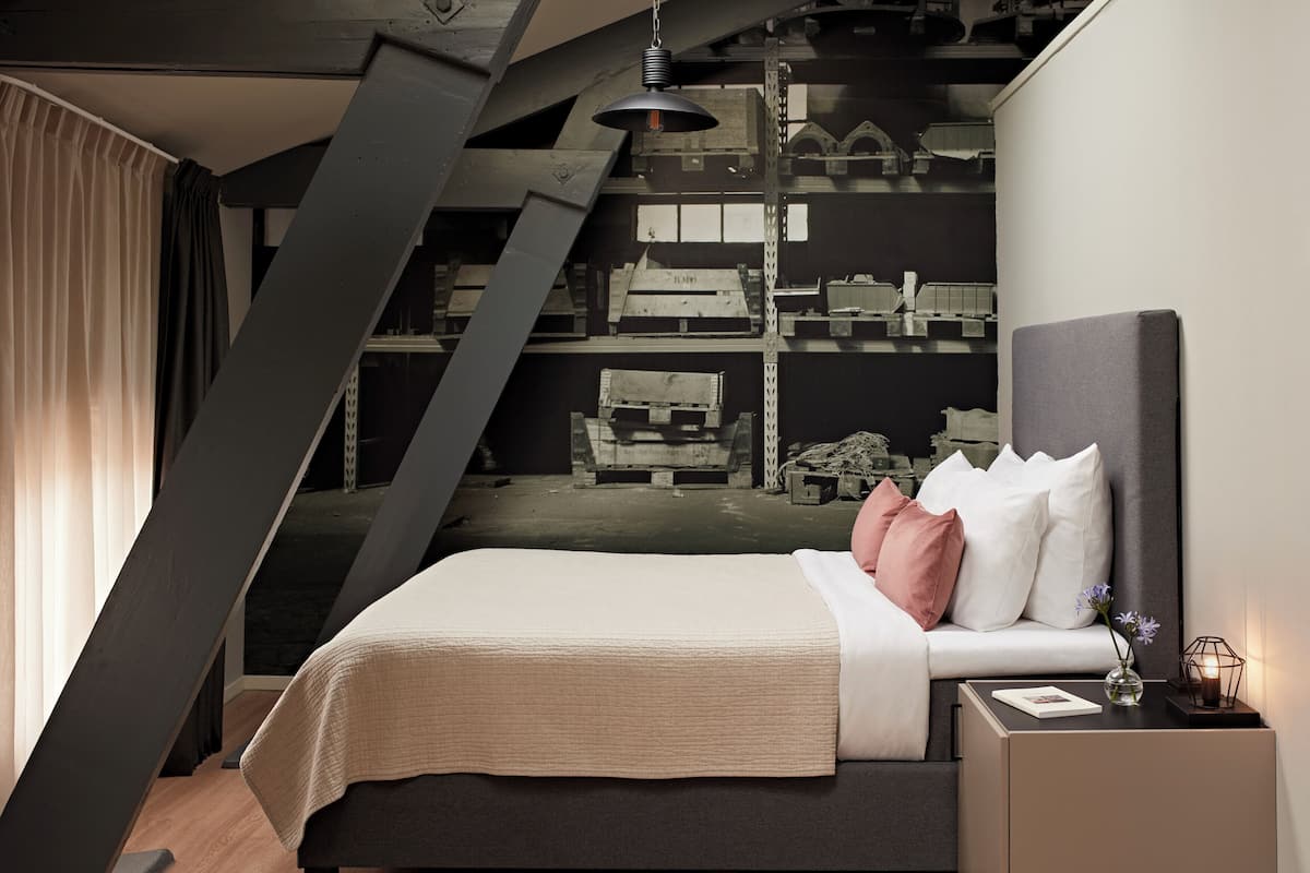 Extra Large Studio, Kitchen, Sofa Bed | Een kluis op de kamer, een laptopwerkplek, geluiddichte muren