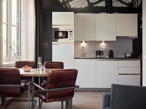 32-inch flat-screen TV with cable channels, TV - YAYS Amsterdam Maritime by Numa (Amsterdam)