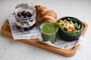 Café da manhã feito na hora todos os dias (EUR 14 por pessoa) 